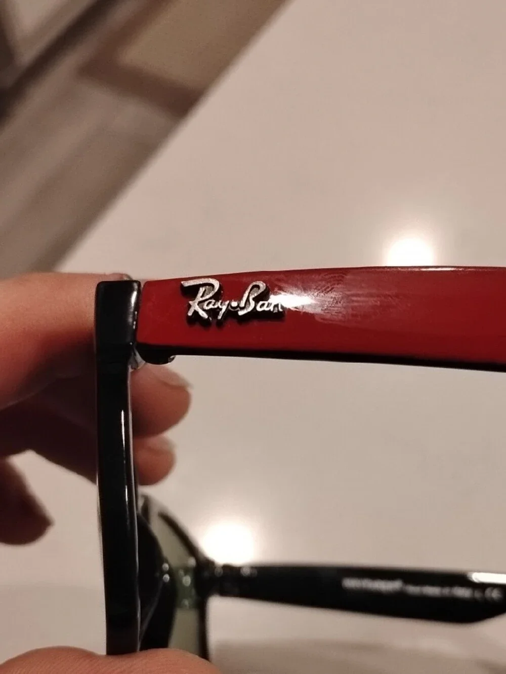 Ray-Ban Wayfarer Red Frame Sunglasses with Green Lenses